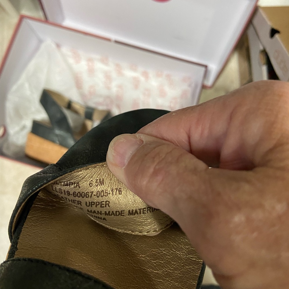 Black Leather woman’s platform sandals